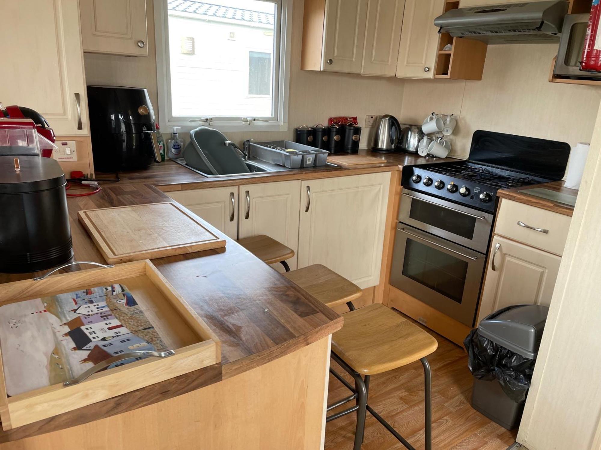 Cozy Camber Caravan 3 Bedroom Retreat With Decking Rye Bagian luar foto