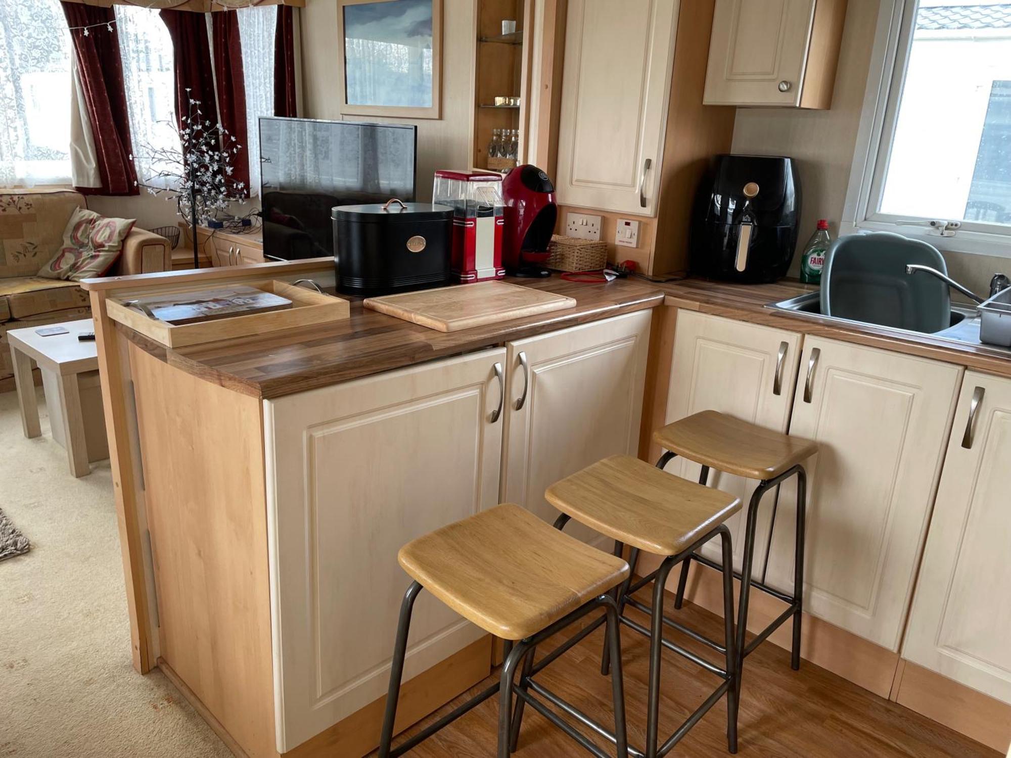Cozy Camber Caravan 3 Bedroom Retreat With Decking Rye Bagian luar foto