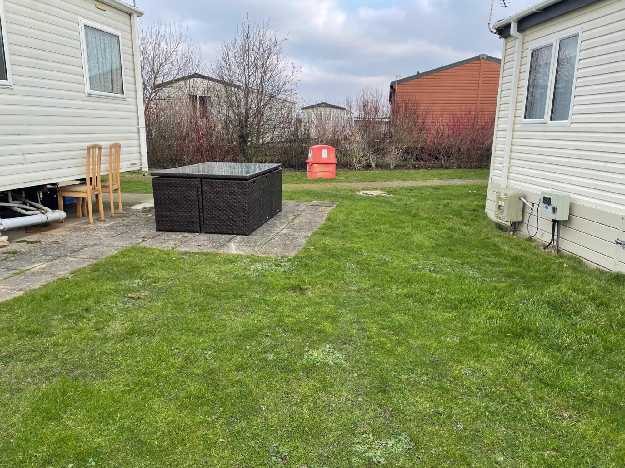 Cozy Camber Caravan 3 Bedroom Retreat With Decking Rye Bagian luar foto